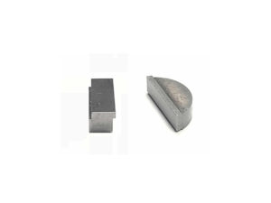Offset stepped key for re-timing camshaft 2 deg