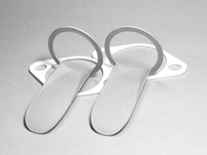 Raised intake D port floor alum shoes and teflon heat insulating gaskets (2 ea) for increasing flow and performance for 850 RH4, Combat and all 32mm port heads